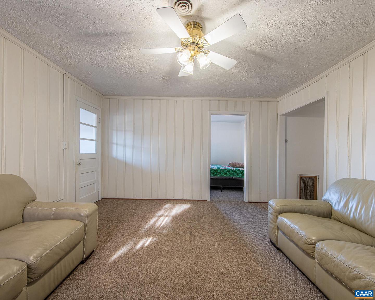 628 N AUGUSTA AVE, WAYNESBORO, Virginia 22980, 2 Bedrooms Bedrooms, ,1 BathroomBathrooms,Residential,For sale,628 N AUGUSTA AVE,672667 MLS # 672667