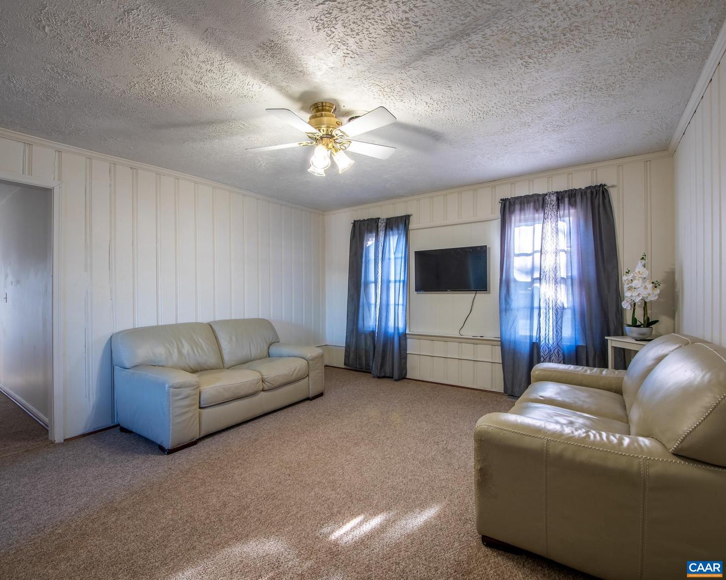 628 N AUGUSTA AVE, WAYNESBORO, Virginia 22980, 2 Bedrooms Bedrooms, ,1 BathroomBathrooms,Residential,For sale,628 N AUGUSTA AVE,672667 MLS # 672667