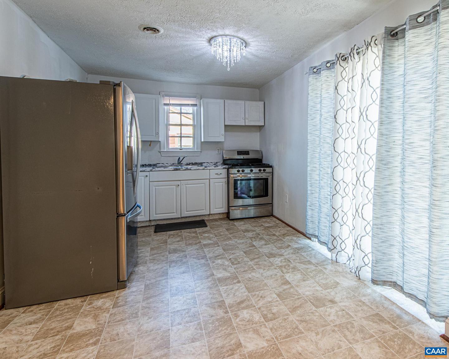 628 N AUGUSTA AVE, WAYNESBORO, Virginia 22980, 2 Bedrooms Bedrooms, ,1 BathroomBathrooms,Residential,For sale,628 N AUGUSTA AVE,672667 MLS # 672667