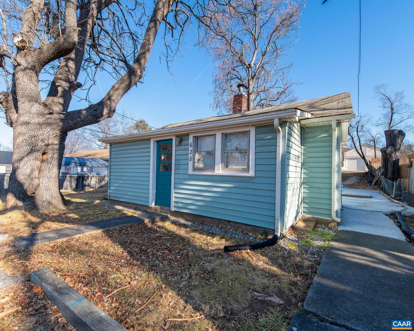 628 N AUGUSTA AVE, WAYNESBORO, Virginia 22980, 2 Bedrooms Bedrooms, ,1 BathroomBathrooms,Residential,For sale,628 N AUGUSTA AVE,672667 MLS # 672667