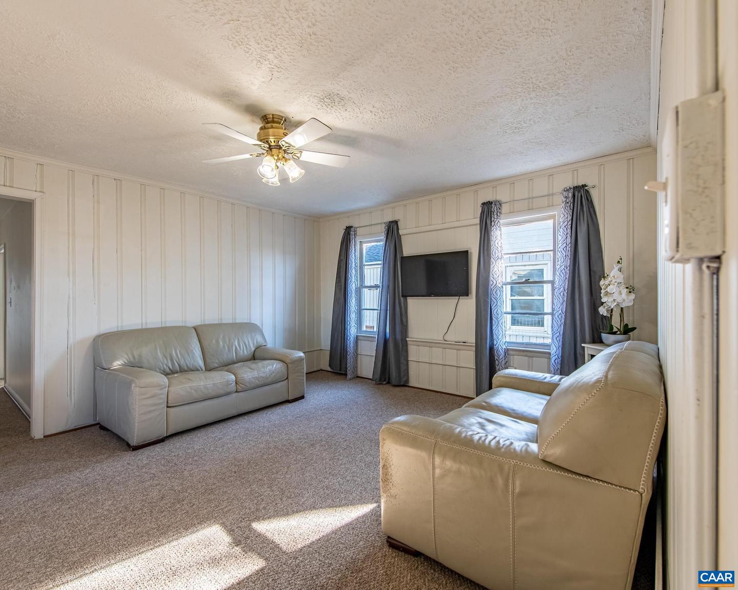 628 N AUGUSTA AVE, WAYNESBORO, Virginia 22980, 2 Bedrooms Bedrooms, ,1 BathroomBathrooms,Residential,For sale,628 N AUGUSTA AVE,672667 MLS # 672667