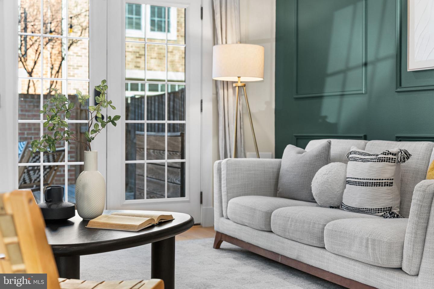 6707 WASHINGTON BLVD #D, ARLINGTON, Virginia 22213, 2 Bedrooms Bedrooms, ,1 BathroomBathrooms,Residential,For sale,6707 WASHINGTON BLVD #D,VAAR2067962 MLS # VAAR2067962