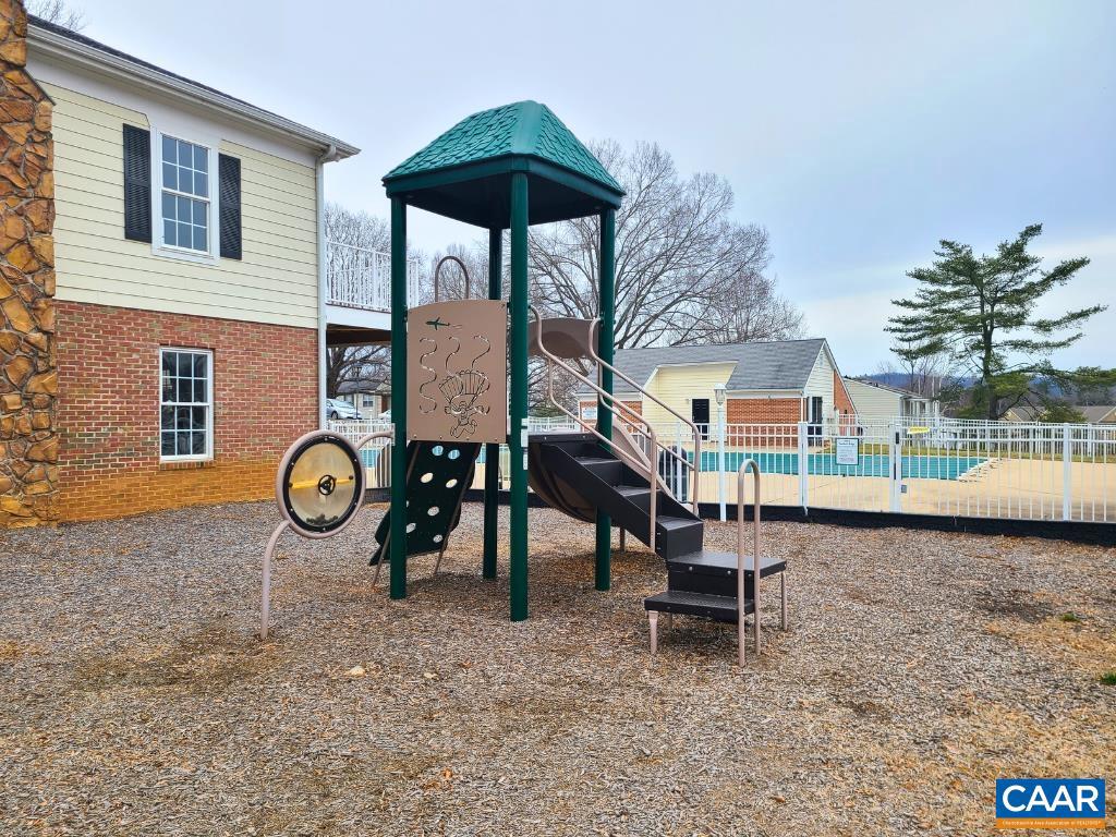 1254 VILLA LN #A, CHARLOTTESVILLE, Virginia 22903, 2 Bedrooms Bedrooms, ,2 BathroomsBathrooms,Residential,For sale,1254 VILLA LN #A,672672 MLS # 672672