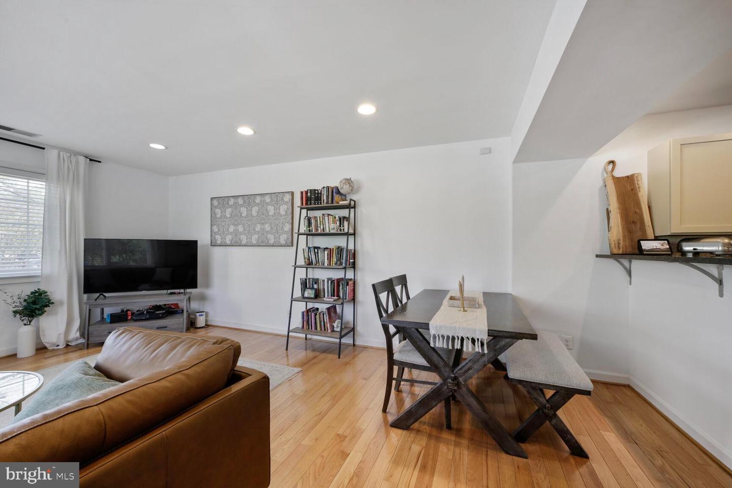 1617-B N VAN DORN ST, ALEXANDRIA, Virginia 22304, 2 Bedrooms Bedrooms, ,1 BathroomBathrooms,Residential,For sale,1617-B N VAN DORN ST,VAAX2044398 MLS # VAAX2044398