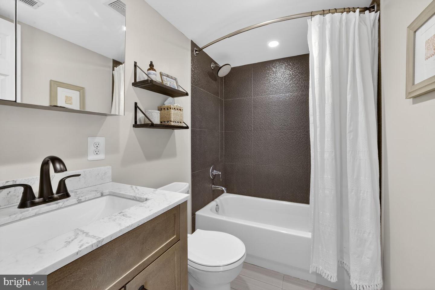 1617-B N VAN DORN ST, ALEXANDRIA, Virginia 22304, 2 Bedrooms Bedrooms, ,1 BathroomBathrooms,Residential,For sale,1617-B N VAN DORN ST,VAAX2044398 MLS # VAAX2044398