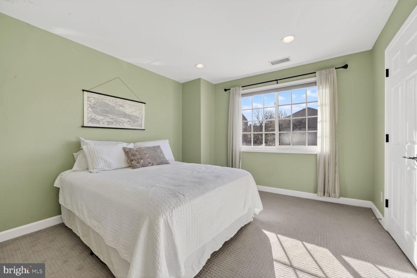 1617-B N VAN DORN ST, ALEXANDRIA, Virginia 22304, 2 Bedrooms Bedrooms, ,1 BathroomBathrooms,Residential,For sale,1617-B N VAN DORN ST,VAAX2044398 MLS # VAAX2044398