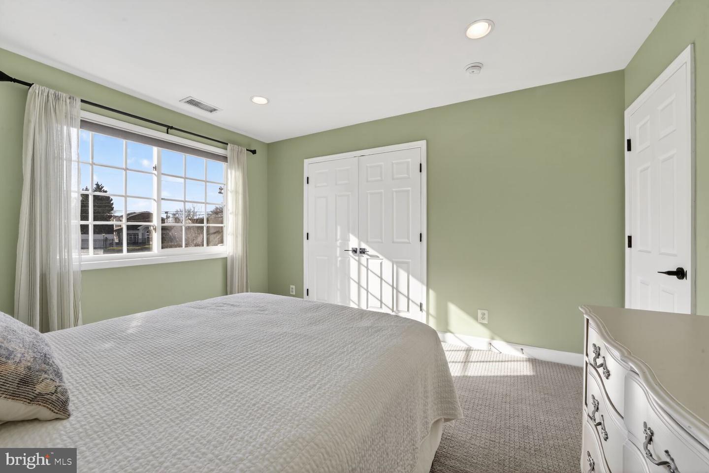 1617-B N VAN DORN ST, ALEXANDRIA, Virginia 22304, 2 Bedrooms Bedrooms, ,1 BathroomBathrooms,Residential,For sale,1617-B N VAN DORN ST,VAAX2044398 MLS # VAAX2044398