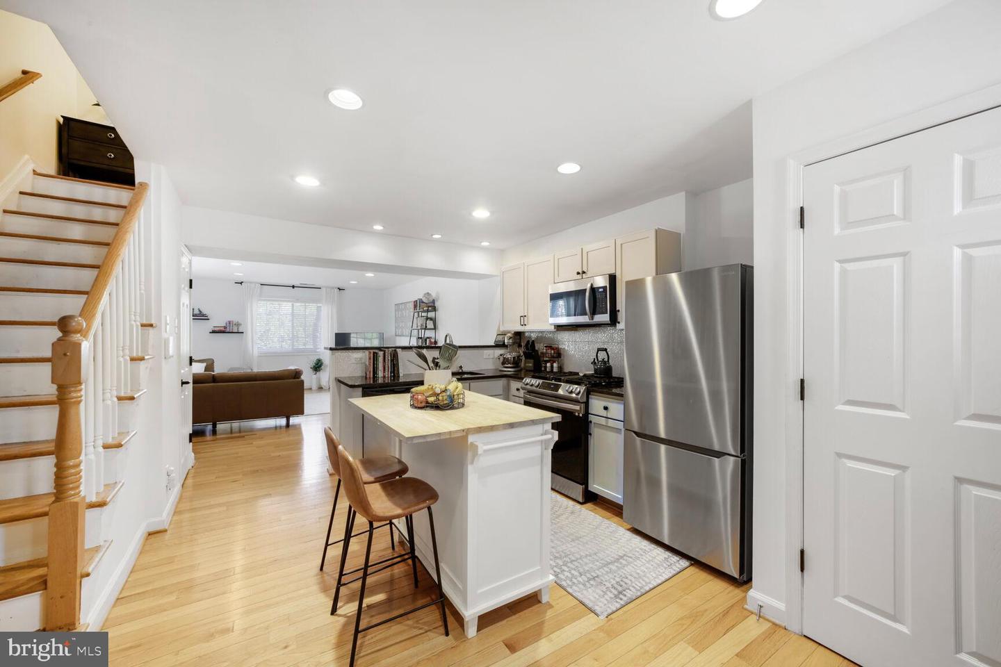 1617-B N VAN DORN ST, ALEXANDRIA, Virginia 22304, 2 Bedrooms Bedrooms, ,1 BathroomBathrooms,Residential,For sale,1617-B N VAN DORN ST,VAAX2044398 MLS # VAAX2044398