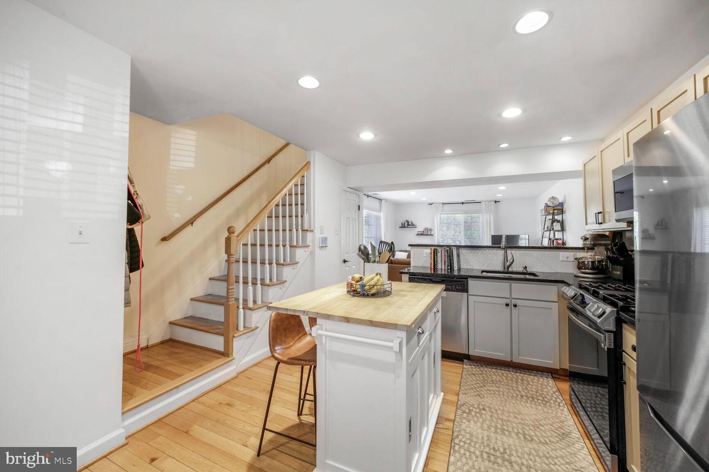 1617-B N VAN DORN ST, ALEXANDRIA, Virginia 22304, 2 Bedrooms Bedrooms, ,1 BathroomBathrooms,Residential,For sale,1617-B N VAN DORN ST,VAAX2044398 MLS # VAAX2044398