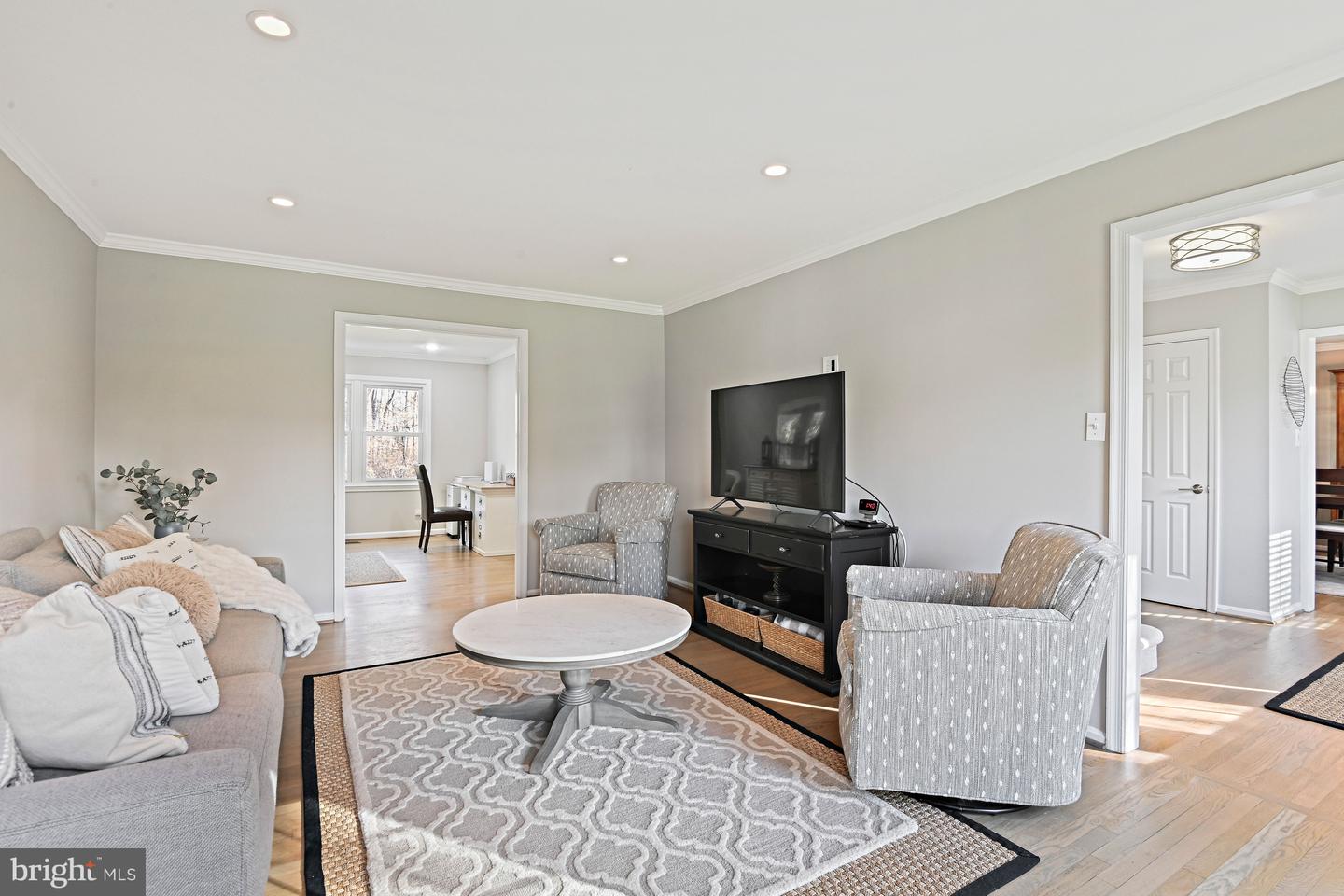 1633 LOZANO DR, VIENNA, Virginia 22182, 5 Bedrooms Bedrooms, ,3 BathroomsBathrooms,Residential,For sale,1633 LOZANO DR,VAFX2278430 MLS # VAFX2278430