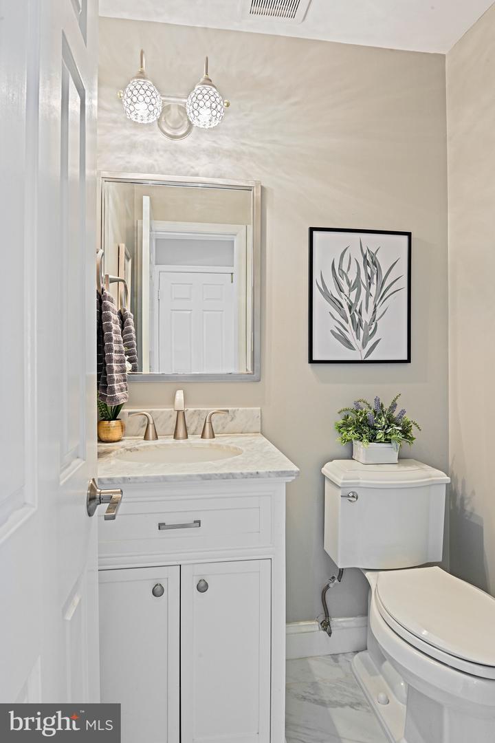 1633 LOZANO DR, VIENNA, Virginia 22182, 5 Bedrooms Bedrooms, ,3 BathroomsBathrooms,Residential,For sale,1633 LOZANO DR,VAFX2278430 MLS # VAFX2278430