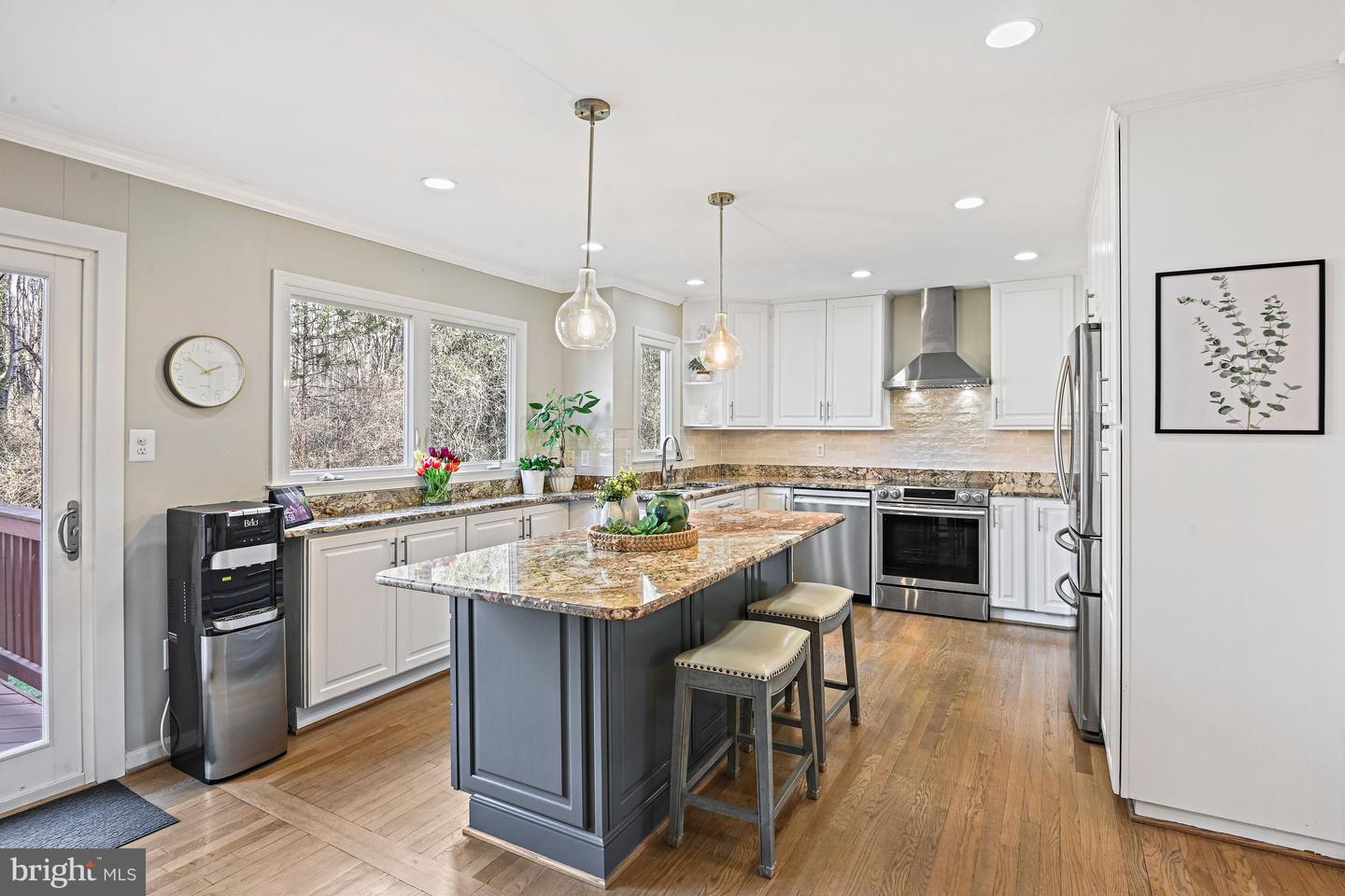 1633 LOZANO DR, VIENNA, Virginia 22182, 5 Bedrooms Bedrooms, ,3 BathroomsBathrooms,Residential,For sale,1633 LOZANO DR,VAFX2278430 MLS # VAFX2278430