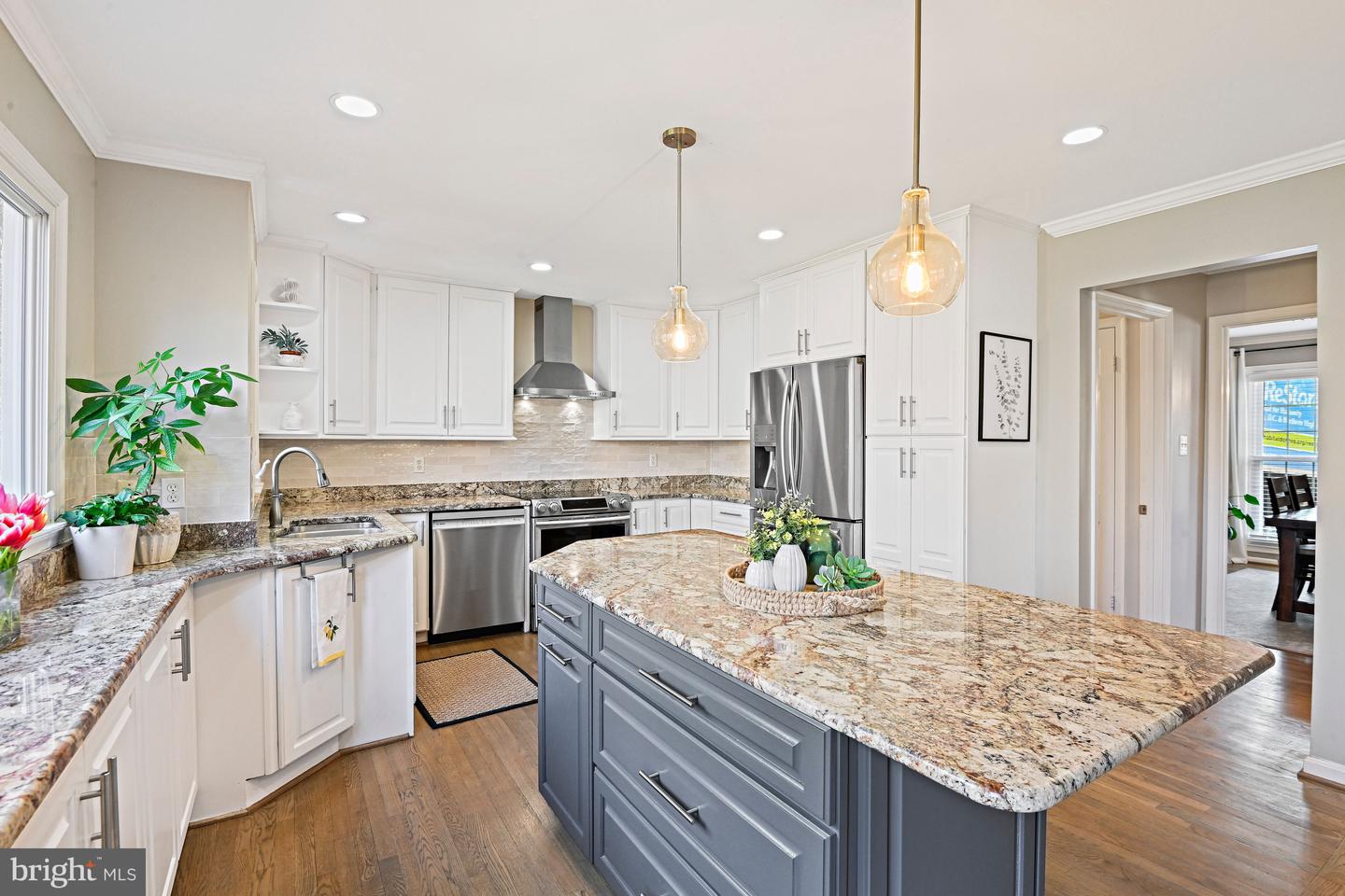 1633 LOZANO DR, VIENNA, Virginia 22182, 5 Bedrooms Bedrooms, ,3 BathroomsBathrooms,Residential,For sale,1633 LOZANO DR,VAFX2278430 MLS # VAFX2278430