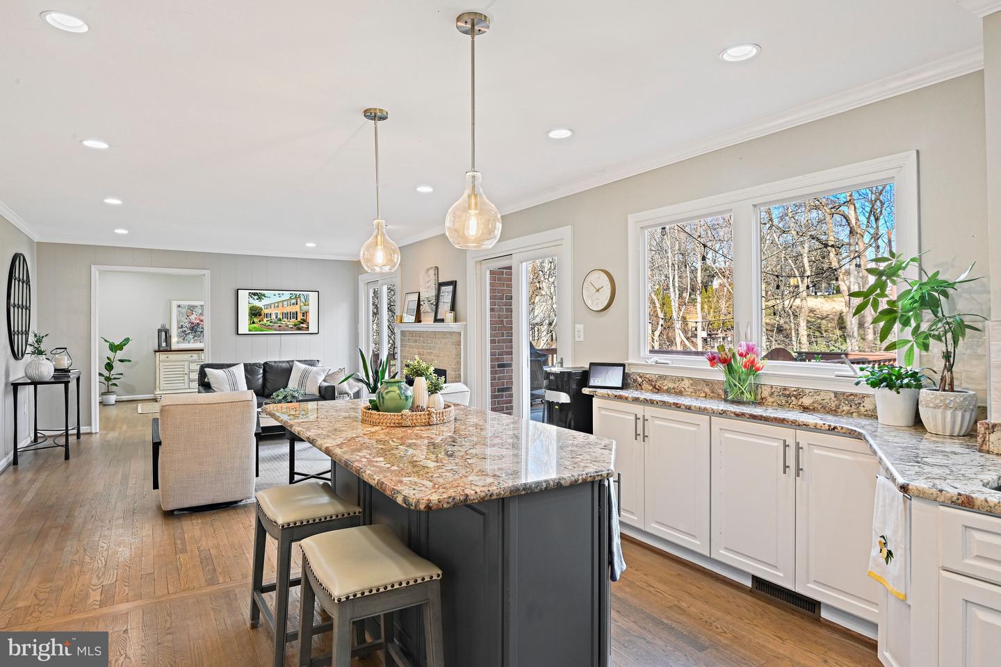 1633 LOZANO DR, VIENNA, Virginia 22182, 5 Bedrooms Bedrooms, ,3 BathroomsBathrooms,Residential,For sale,1633 LOZANO DR,VAFX2278430 MLS # VAFX2278430