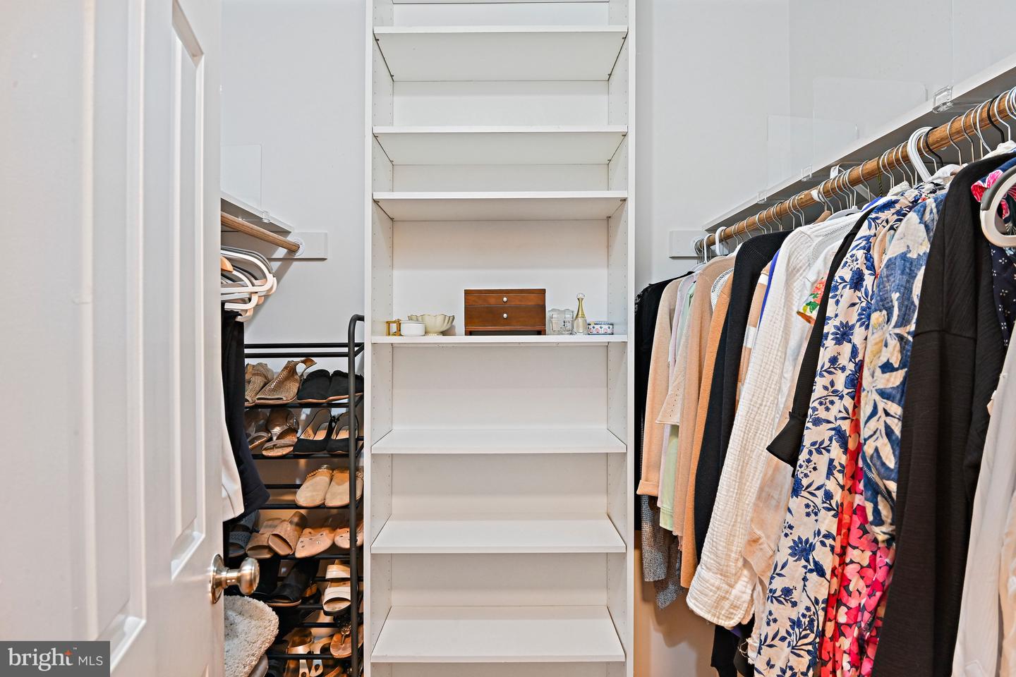 1633 LOZANO DR, VIENNA, Virginia 22182, 5 Bedrooms Bedrooms, ,3 BathroomsBathrooms,Residential,For sale,1633 LOZANO DR,VAFX2278430 MLS # VAFX2278430