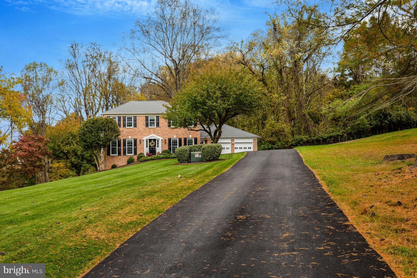 1633 LOZANO DR, VIENNA, Virginia 22182, 5 Bedrooms Bedrooms, ,3 BathroomsBathrooms,Residential,For sale,1633 LOZANO DR,VAFX2278430 MLS # VAFX2278430