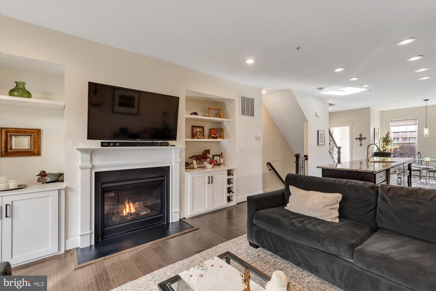 254 BLUEMONT BRANCH TER SE, LEESBURG, Virginia 20175, 3 Bedrooms Bedrooms, ,3 BathroomsBathrooms,Residential,For sale,254 BLUEMONT BRANCH TER SE,VALO2111048 MLS # VALO2111048