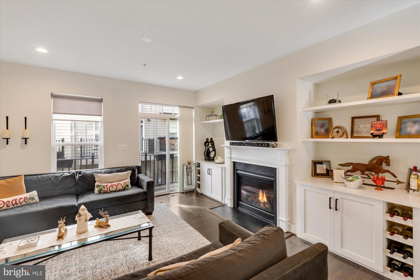 254 BLUEMONT BRANCH TER SE, LEESBURG, Virginia 20175, 3 Bedrooms Bedrooms, ,3 BathroomsBathrooms,Residential,For sale,254 BLUEMONT BRANCH TER SE,VALO2111048 MLS # VALO2111048