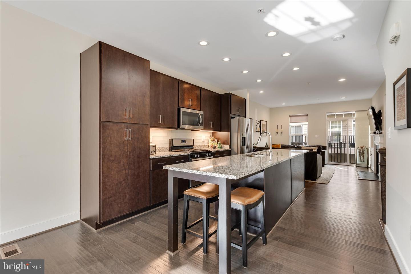 254 BLUEMONT BRANCH TER SE, LEESBURG, Virginia 20175, 3 Bedrooms Bedrooms, ,3 BathroomsBathrooms,Residential,For sale,254 BLUEMONT BRANCH TER SE,VALO2111048 MLS # VALO2111048