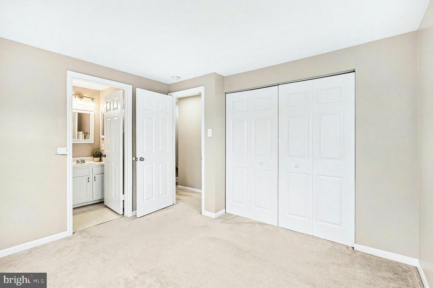 122 E GLEBE RD, ALEXANDRIA, Virginia 22305, 3 Bedrooms Bedrooms, 11 Rooms Rooms,3 BathroomsBathrooms,Residential,For sale,122 E GLEBE RD,VAAX2052250 MLS # VAAX2052250