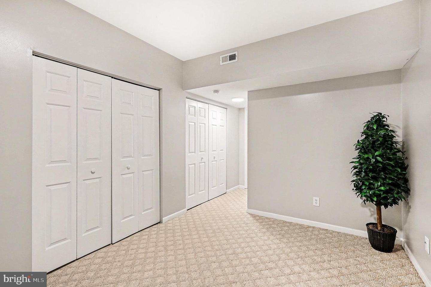 122 E GLEBE RD, ALEXANDRIA, Virginia 22305, 3 Bedrooms Bedrooms, 11 Rooms Rooms,3 BathroomsBathrooms,Residential,For sale,122 E GLEBE RD,VAAX2052250 MLS # VAAX2052250