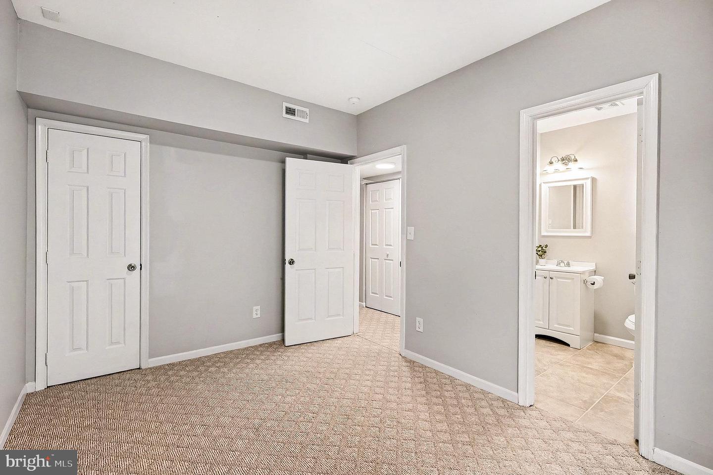 122 E GLEBE RD, ALEXANDRIA, Virginia 22305, 3 Bedrooms Bedrooms, 11 Rooms Rooms,3 BathroomsBathrooms,Residential,For sale,122 E GLEBE RD,VAAX2052250 MLS # VAAX2052250