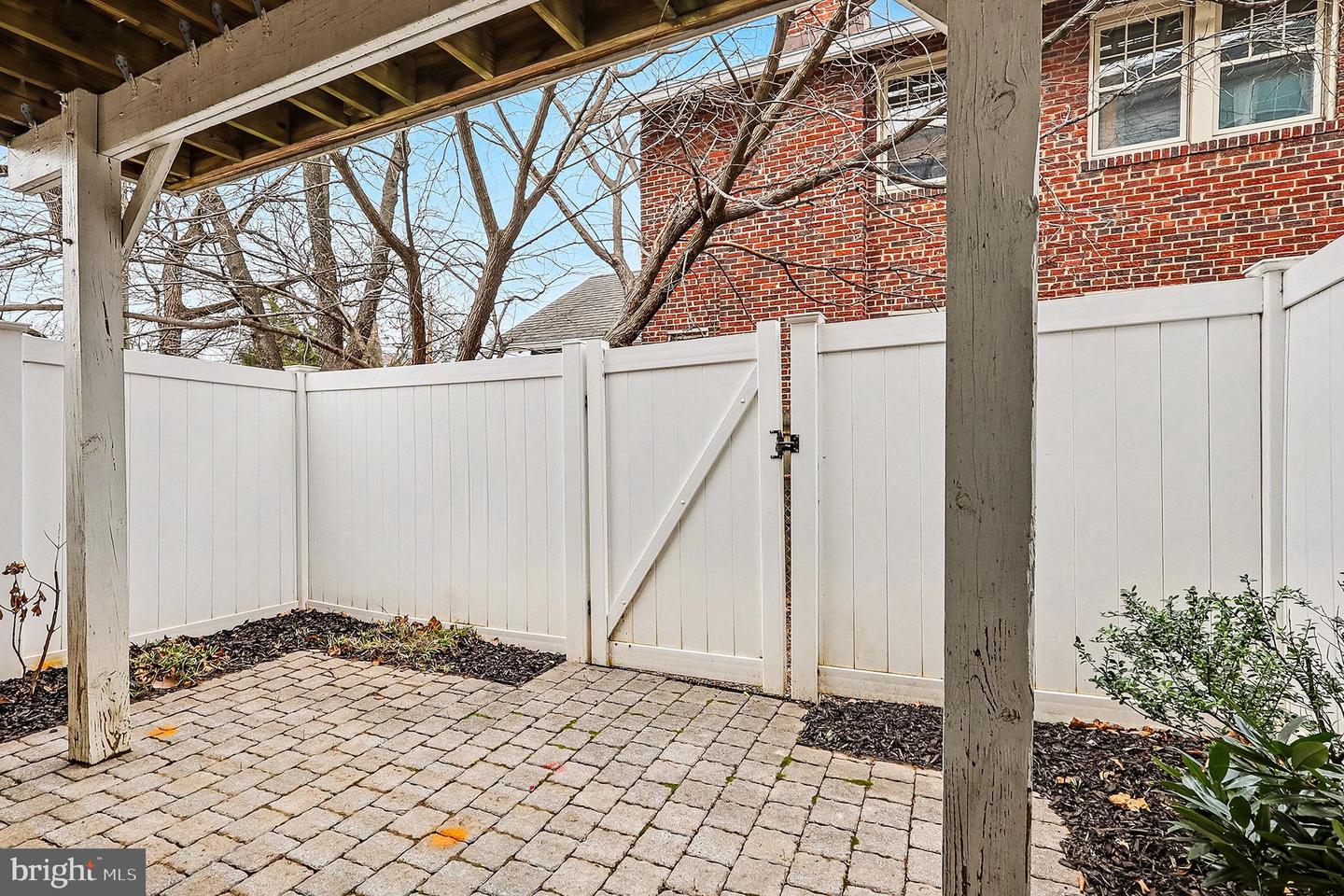 122 E GLEBE RD, ALEXANDRIA, Virginia 22305, 3 Bedrooms Bedrooms, 11 Rooms Rooms,3 BathroomsBathrooms,Residential,For sale,122 E GLEBE RD,VAAX2052250 MLS # VAAX2052250