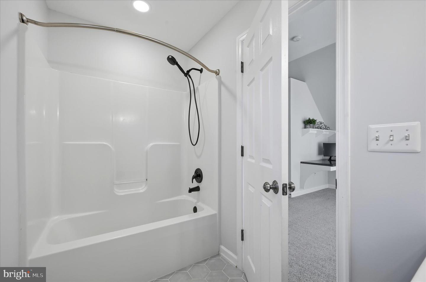 4565 GAVIN WOODS CT, CATLETT, Virginia 20119, 5 Bedrooms Bedrooms, ,4 BathroomsBathrooms,Residential,For sale,4565 GAVIN WOODS CT,VAFQ2019874 MLS # VAFQ2019874