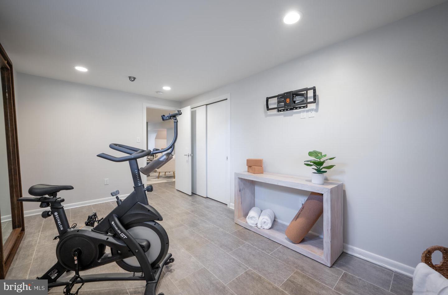 3400 BROAD BRANCH TER NW, WASHINGTON, District Of Columbia 20008, 3 Bedrooms Bedrooms, ,3 BathroomsBathrooms,Residential,For sale,3400 BROAD BRANCH TER NW,DCDC2235008 MLS # DCDC2235008