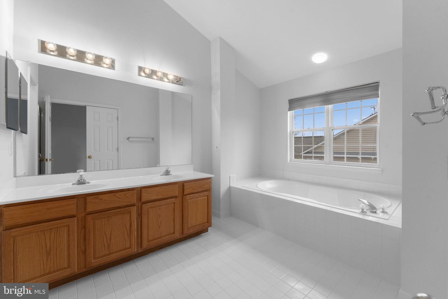 20831 MIRANDA FALLS SQ, STERLING, Virginia 20165, 3 Bedrooms Bedrooms, ,3 BathroomsBathrooms,Residential,For sale,20831 MIRANDA FALLS SQ,VALO2112380 MLS # VALO2112380 20831 MIRANDA FALLS SQ, STERLING, Virginia 20165, 3 Bedrooms Bedrooms, ,3 BathroomsBathrooms,Residential,For sale,20831 MIRANDA FALLS SQ,VALO2112380 MLS # VALO2112380