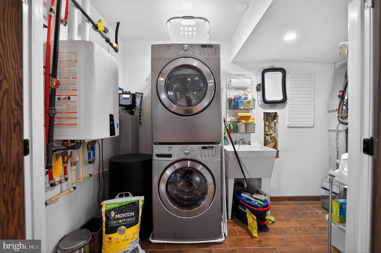 128 REES PL, FALLS CHURCH, Virginia 22046, 4 Bedrooms Bedrooms, ,3 BathroomsBathrooms,Residential,For sale,128 REES PL,VAFA2003496 MLS # VAFA2003496 128 REES PL, FALLS CHURCH, Virginia 22046, 4 Bedrooms Bedrooms, ,3 BathroomsBathrooms,Residential,For sale,128 REES PL,VAFA2003496 MLS # VAFA2003496