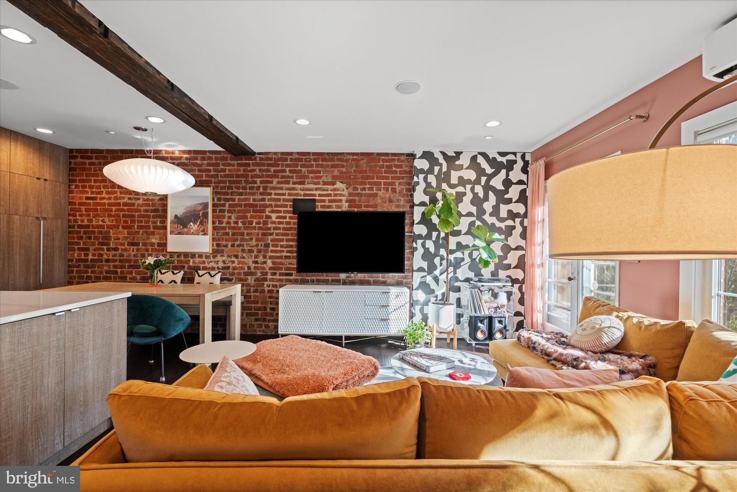 1028 VALLEY DR, ALEXANDRIA, Virginia 22302, 3 Bedrooms Bedrooms, ,1 BathroomBathrooms,Residential,For sale,1028 VALLEY DR,VAAX2052542 MLS # VAAX2052542