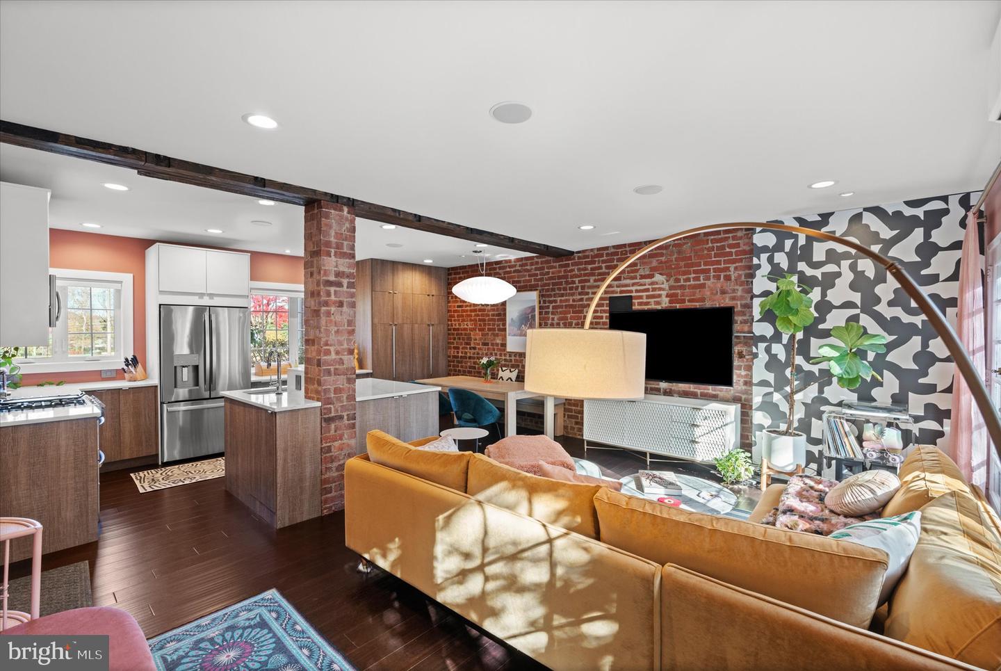 1028 VALLEY DR, ALEXANDRIA, Virginia 22302, 3 Bedrooms Bedrooms, ,1 BathroomBathrooms,Residential,For sale,1028 VALLEY DR,VAAX2052542 MLS # VAAX2052542