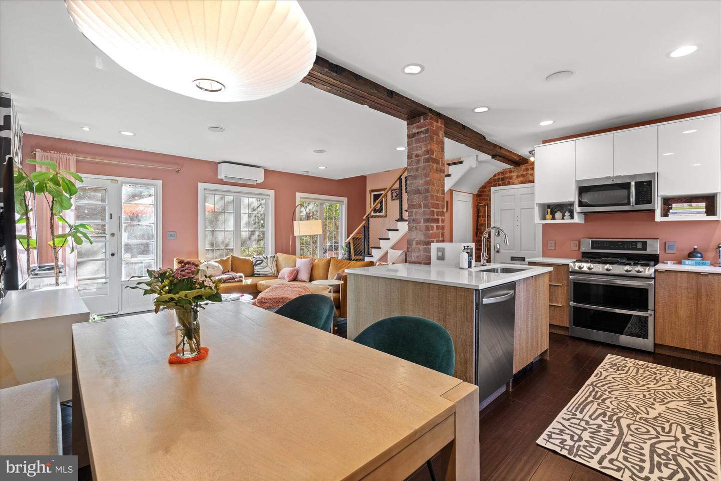 1028 VALLEY DR, ALEXANDRIA, Virginia 22302, 3 Bedrooms Bedrooms, ,1 BathroomBathrooms,Residential,For sale,1028 VALLEY DR,VAAX2052542 MLS # VAAX2052542