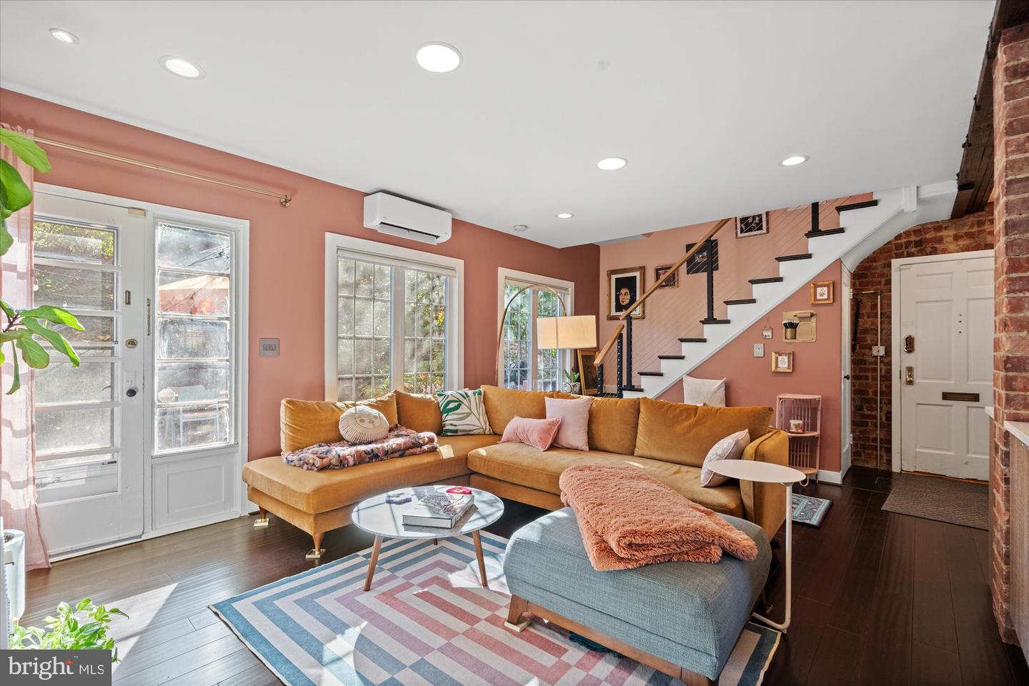 1028 VALLEY DR, ALEXANDRIA, Virginia 22302, 3 Bedrooms Bedrooms, ,1 BathroomBathrooms,Residential,For sale,1028 VALLEY DR,VAAX2052542 MLS # VAAX2052542