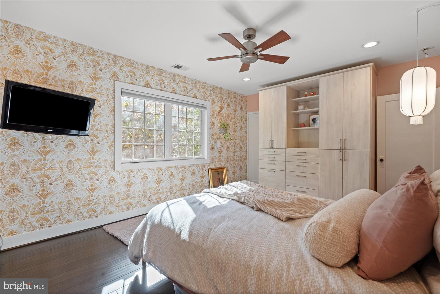 1028 VALLEY DR, ALEXANDRIA, Virginia 22302, 3 Bedrooms Bedrooms, ,1 BathroomBathrooms,Residential,For sale,1028 VALLEY DR,VAAX2052542 MLS # VAAX2052542