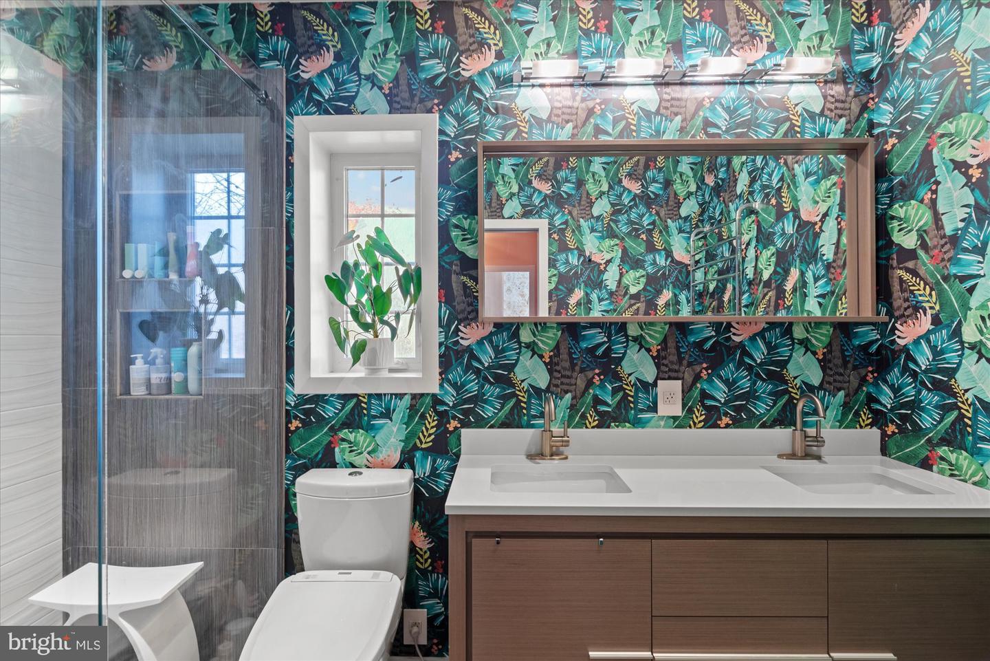 1028 VALLEY DR, ALEXANDRIA, Virginia 22302, 3 Bedrooms Bedrooms, ,1 BathroomBathrooms,Residential,For sale,1028 VALLEY DR,VAAX2052542 MLS # VAAX2052542