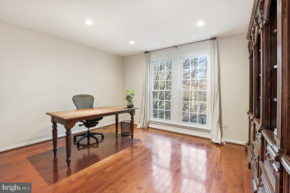 15456 WATERS CREEK DR, CENTREVILLE, Virginia 20120, 4 Bedrooms Bedrooms, ,4 BathroomsBathrooms,Residential,For sale,15456 WATERS CREEK DR,VAFX2283192 MLS # VAFX2283192