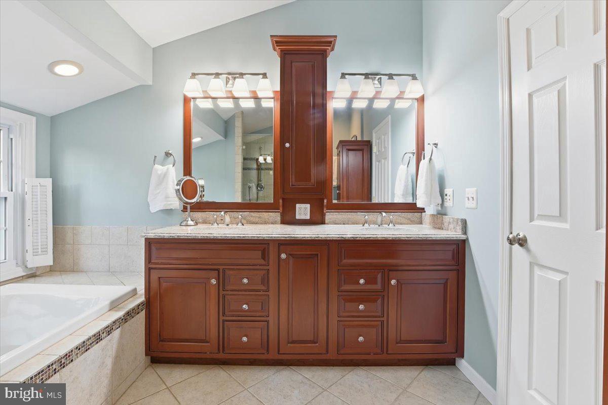 15456 WATERS CREEK DR, CENTREVILLE, Virginia 20120, 4 Bedrooms Bedrooms, ,4 BathroomsBathrooms,Residential,For sale,15456 WATERS CREEK DR,VAFX2283192 MLS # VAFX2283192