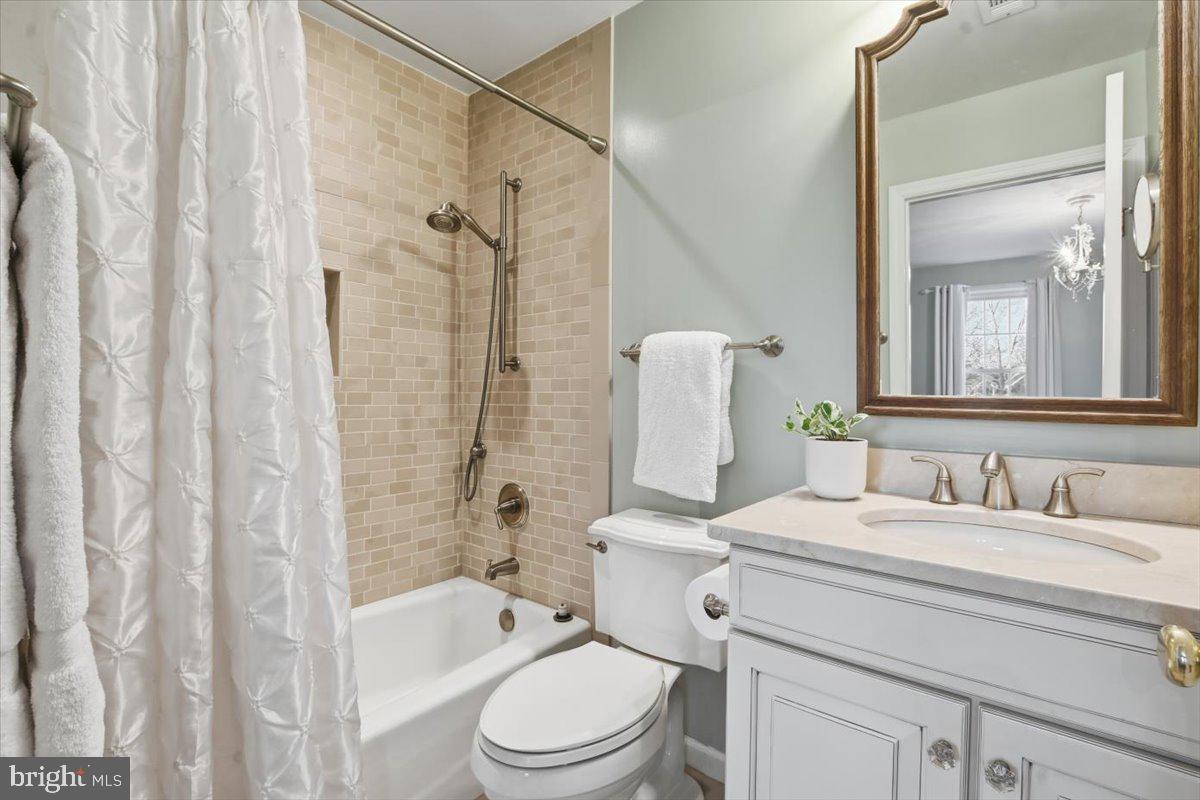 15456 WATERS CREEK DR, CENTREVILLE, Virginia 20120, 4 Bedrooms Bedrooms, ,4 BathroomsBathrooms,Residential,For sale,15456 WATERS CREEK DR,VAFX2283192 MLS # VAFX2283192