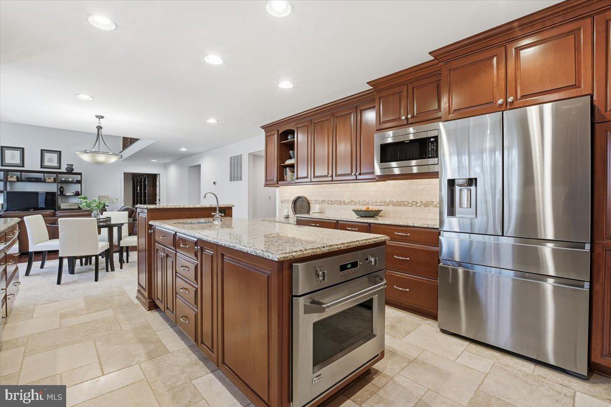 15456 WATERS CREEK DR, CENTREVILLE, Virginia 20120, 4 Bedrooms Bedrooms, ,4 BathroomsBathrooms,Residential,For sale,15456 WATERS CREEK DR,VAFX2283192 MLS # VAFX2283192