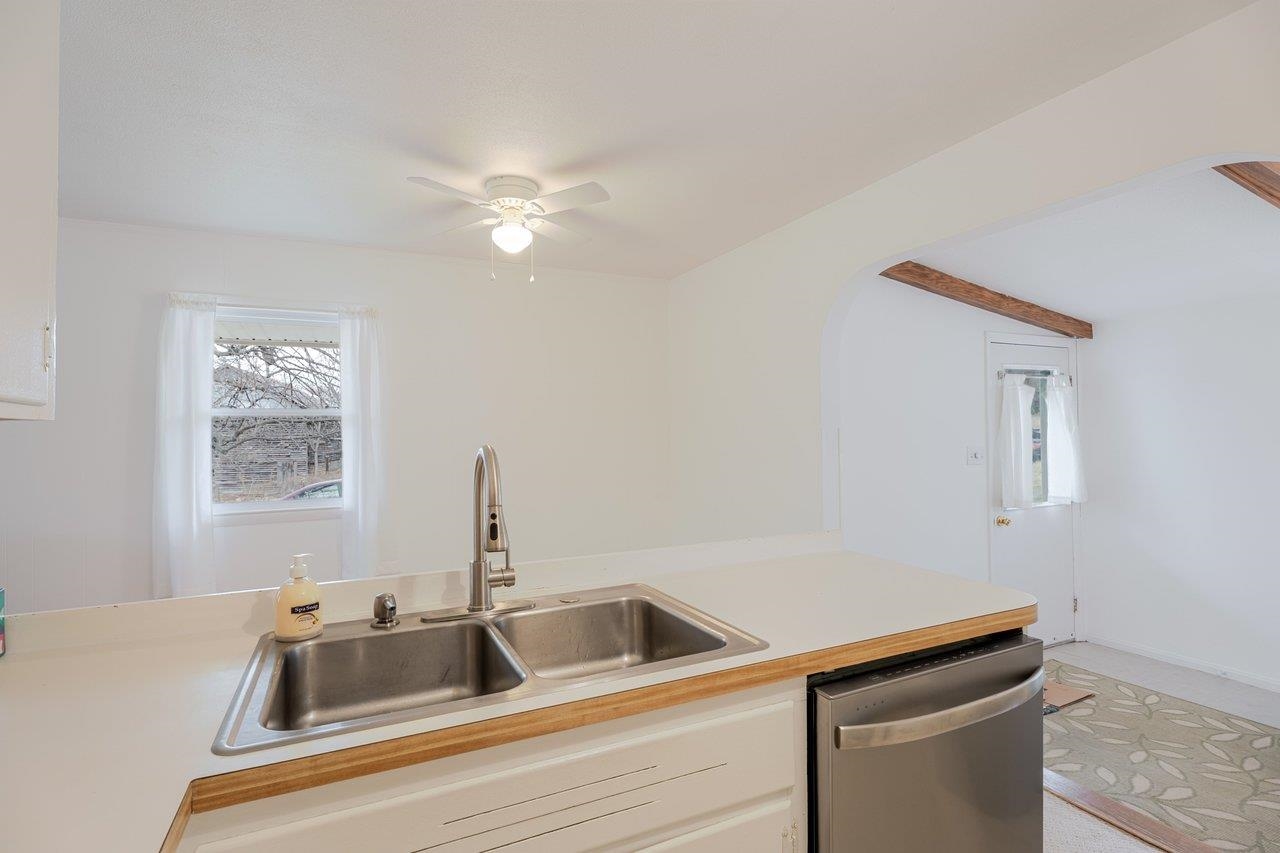 11918 TURLEYTOWN RD, BROADWAY, Virginia 22815, 3 Bedrooms Bedrooms, ,1 BathroomBathrooms,Residential,11918 TURLEYTOWN RD,672689 MLS # 672689