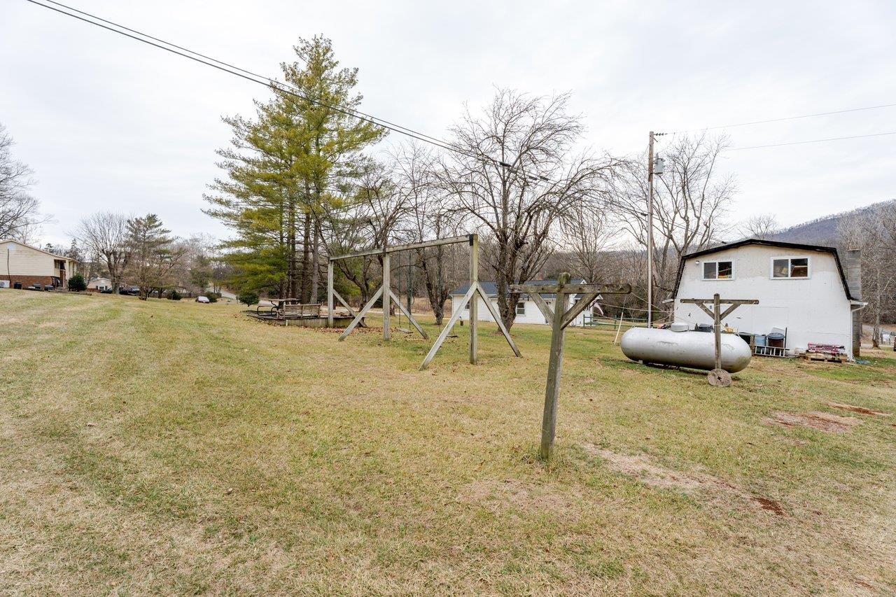 11918 TURLEYTOWN RD, BROADWAY, Virginia 22815, 3 Bedrooms Bedrooms, ,1 BathroomBathrooms,Residential,11918 TURLEYTOWN RD,672689 MLS # 672689