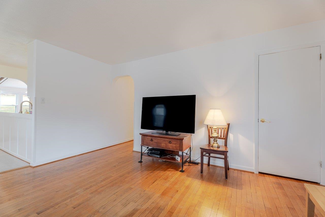 11918 TURLEYTOWN RD, BROADWAY, Virginia 22815, 3 Bedrooms Bedrooms, ,1 BathroomBathrooms,Residential,11918 TURLEYTOWN RD,672689 MLS # 672689