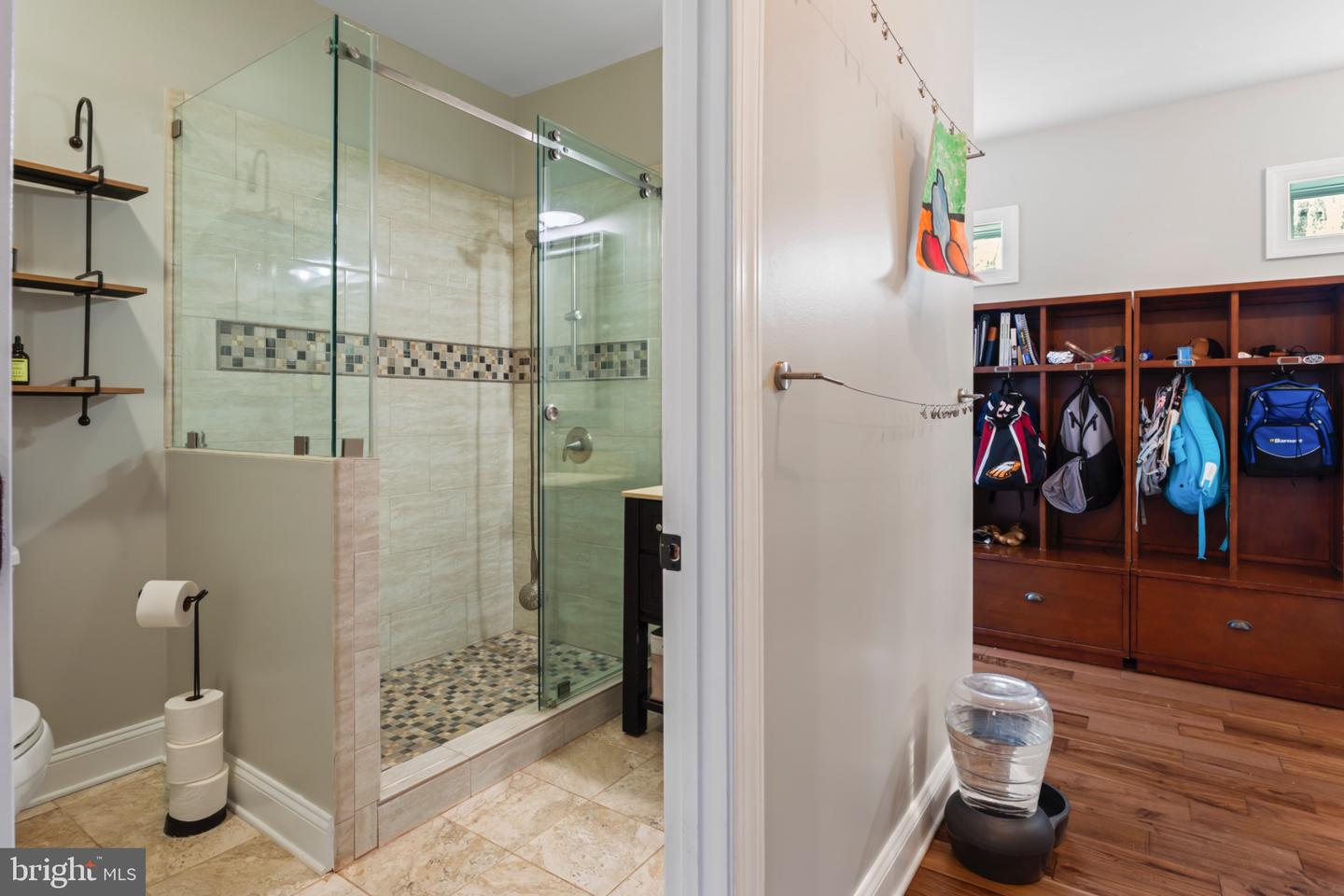 12300 MEADOWLAND LN, NOKESVILLE, Virginia 20181, 5 Bedrooms Bedrooms, 13 Rooms Rooms,3 BathroomsBathrooms,Residential,For sale,12300 MEADOWLAND LN,VAPW2109610 MLS # VAPW2109610