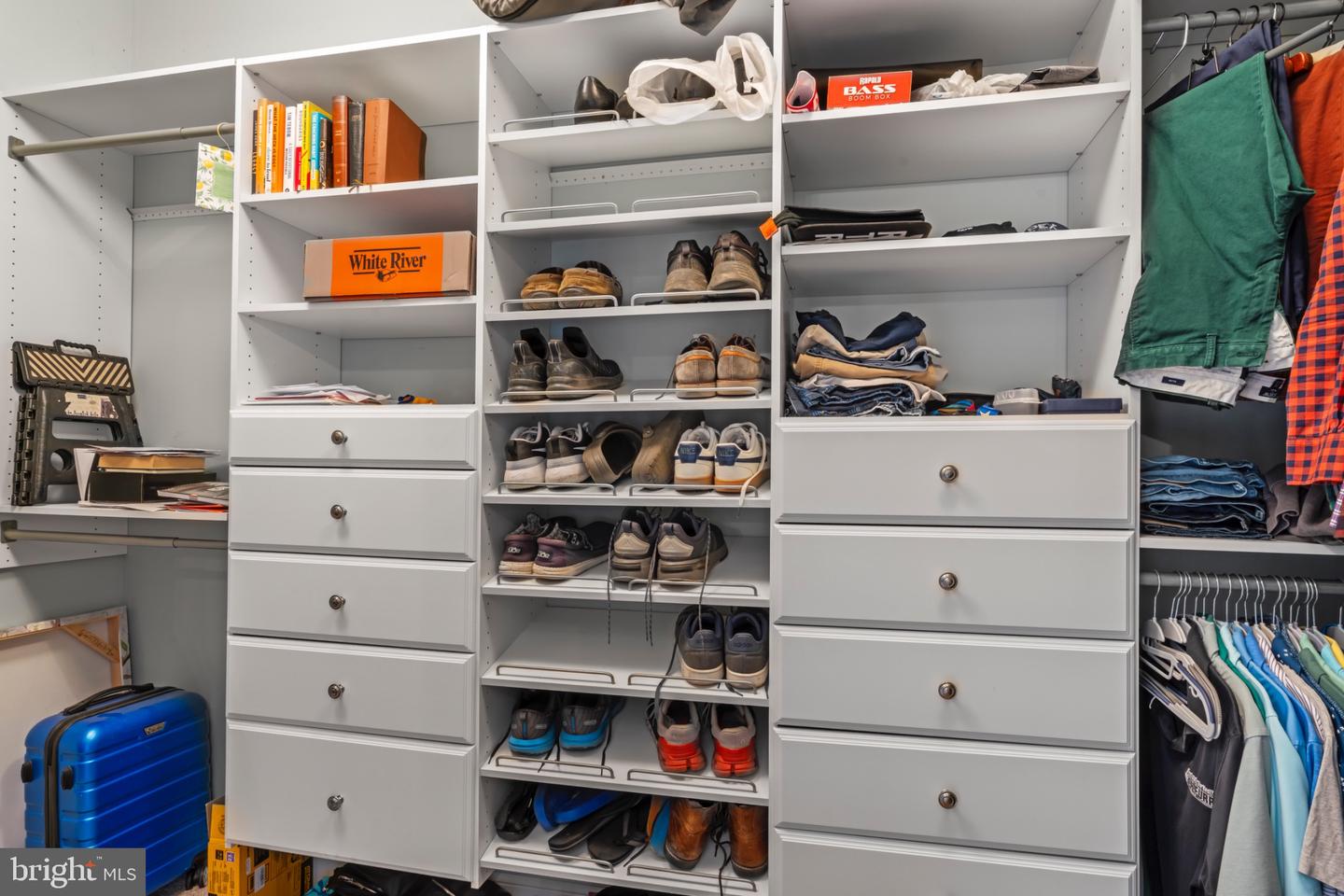 12300 MEADOWLAND LN, NOKESVILLE, Virginia 20181, 5 Bedrooms Bedrooms, 13 Rooms Rooms,3 BathroomsBathrooms,Residential,For sale,12300 MEADOWLAND LN,VAPW2109610 MLS # VAPW2109610