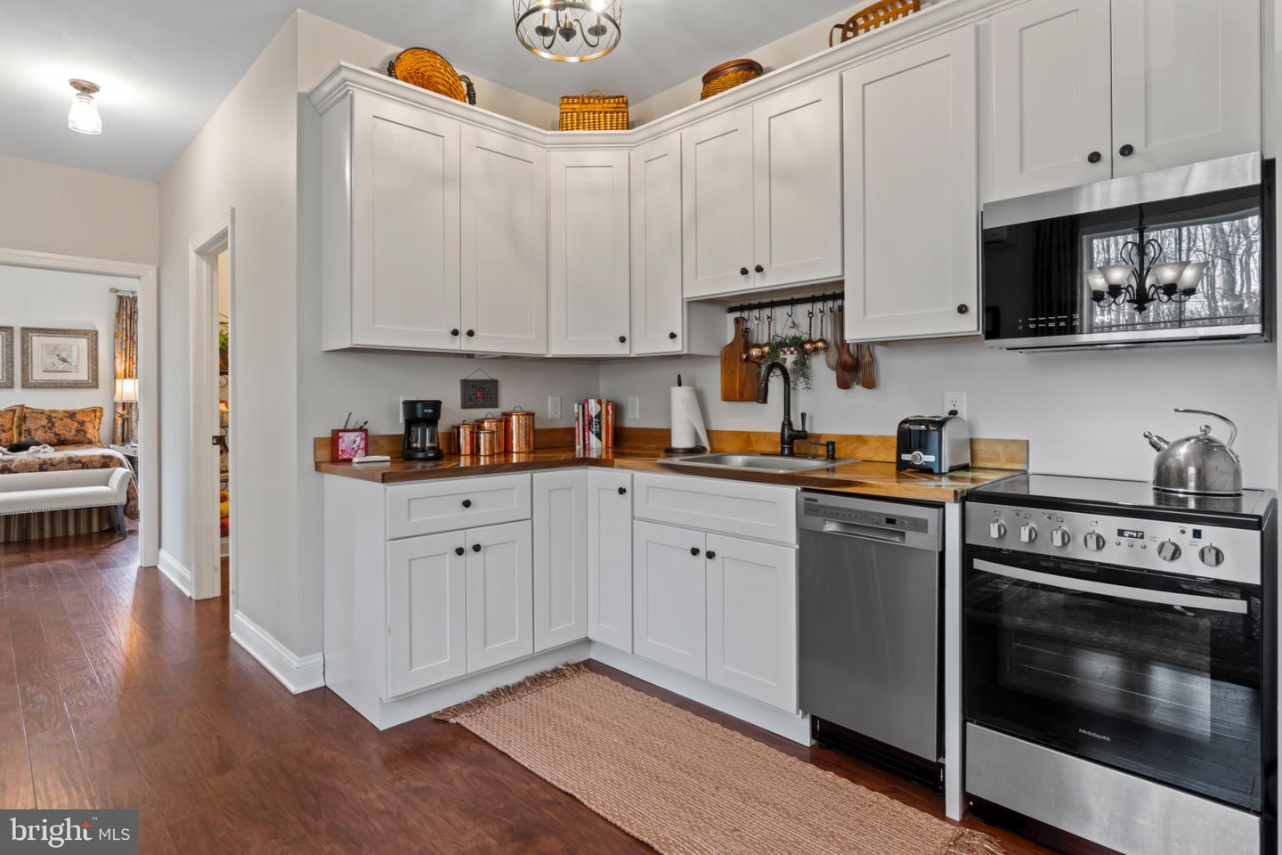 12300 MEADOWLAND LN, NOKESVILLE, Virginia 20181, 5 Bedrooms Bedrooms, 13 Rooms Rooms,3 BathroomsBathrooms,Residential,For sale,12300 MEADOWLAND LN,VAPW2109610 MLS # VAPW2109610