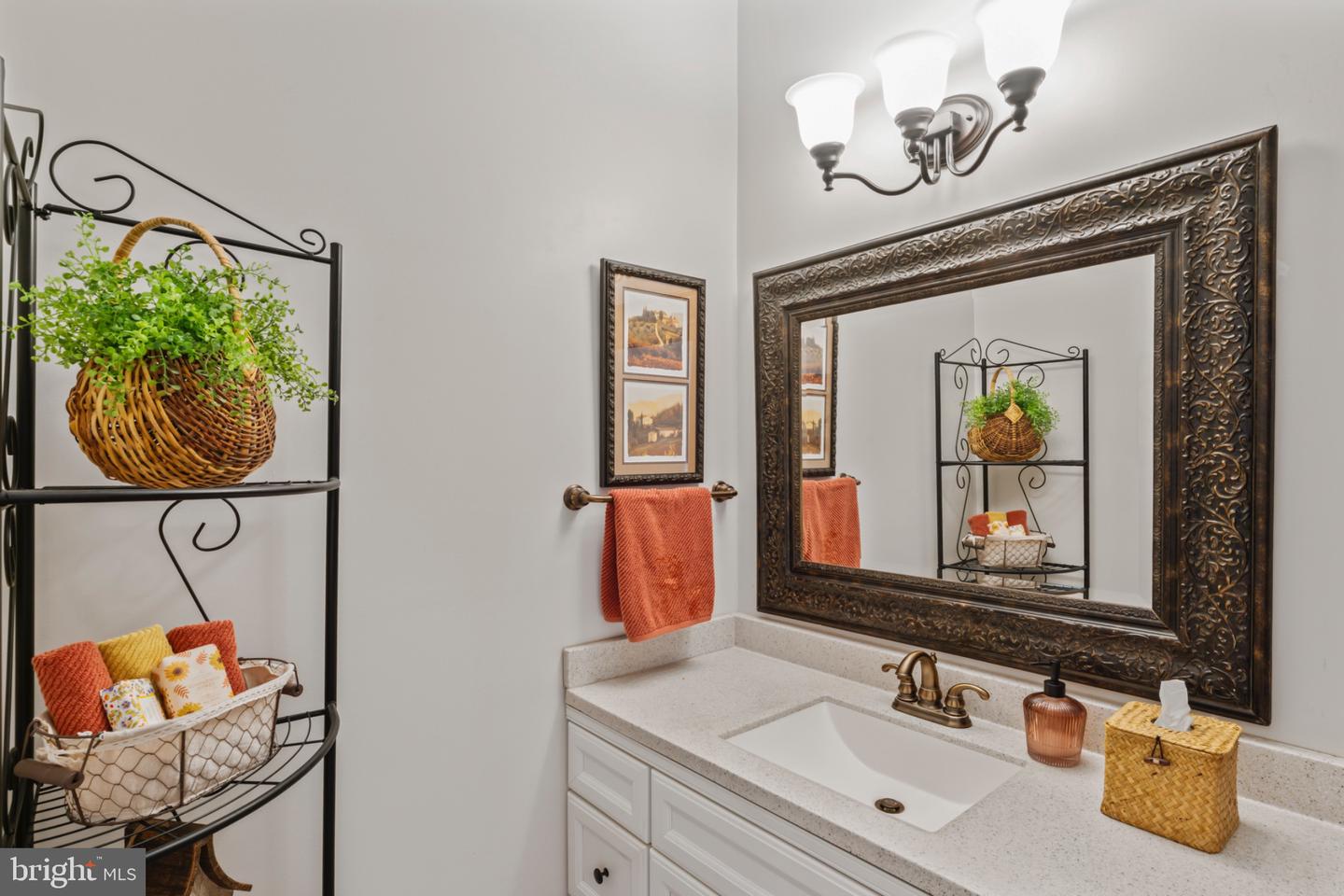 12300 MEADOWLAND LN, NOKESVILLE, Virginia 20181, 5 Bedrooms Bedrooms, 13 Rooms Rooms,3 BathroomsBathrooms,Residential,For sale,12300 MEADOWLAND LN,VAPW2109610 MLS # VAPW2109610