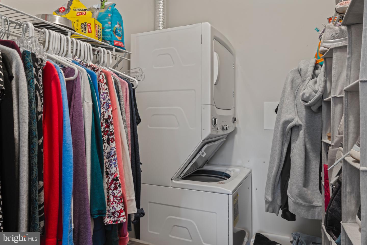 12300 MEADOWLAND LN, NOKESVILLE, Virginia 20181, 5 Bedrooms Bedrooms, 13 Rooms Rooms,3 BathroomsBathrooms,Residential,For sale,12300 MEADOWLAND LN,VAPW2109610 MLS # VAPW2109610