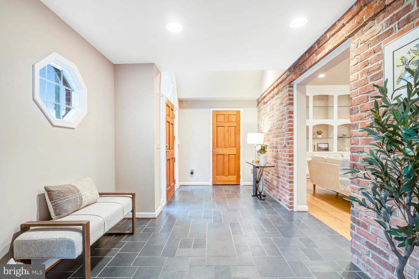 4827 27TH PL N, ARLINGTON, Virginia 22207, 5 Bedrooms Bedrooms, ,4 BathroomsBathrooms,Residential,For sale,4827 27TH PL N,VAAR2067408 MLS # VAAR2067408